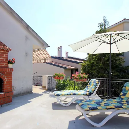 Gina Mit Terrasse, Grill Und Liegen