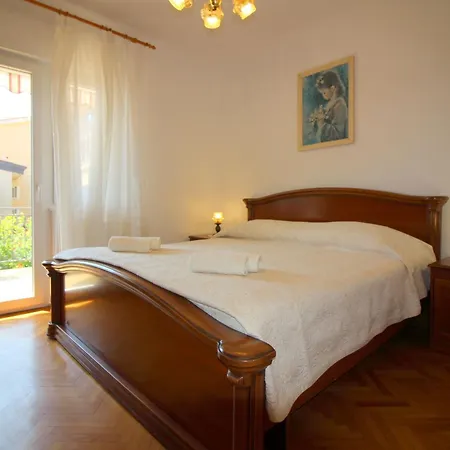 Gina Mit Terrasse, Grill Und Liegen Poreč