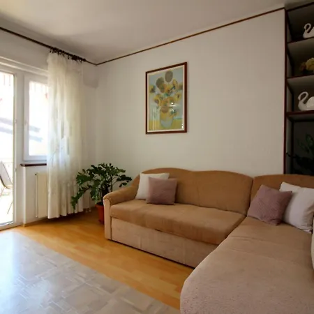 Apartamento Gina Mit Terrasse, Grill Und Liegen